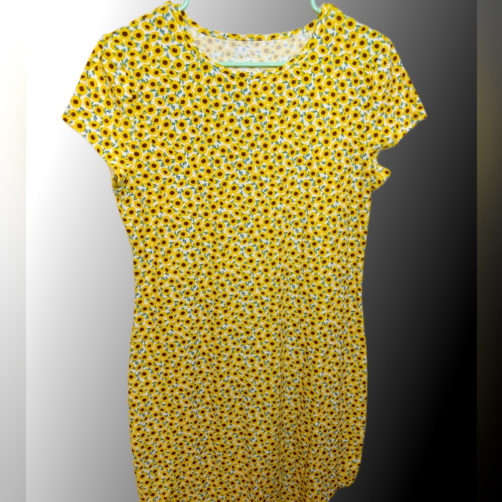 Short knit jersey dress with a sunflower pattern- NEVER WORN!